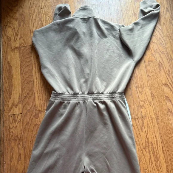 Abercrombie & Fitch Tan Jumpsuit Size XL - Picture 5 of 9